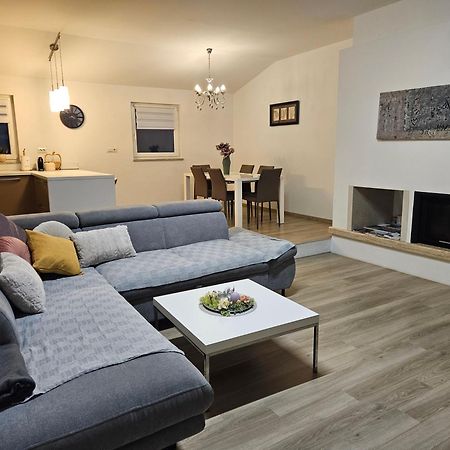 אומאג Apartment Robi מראה חיצוני תמונה