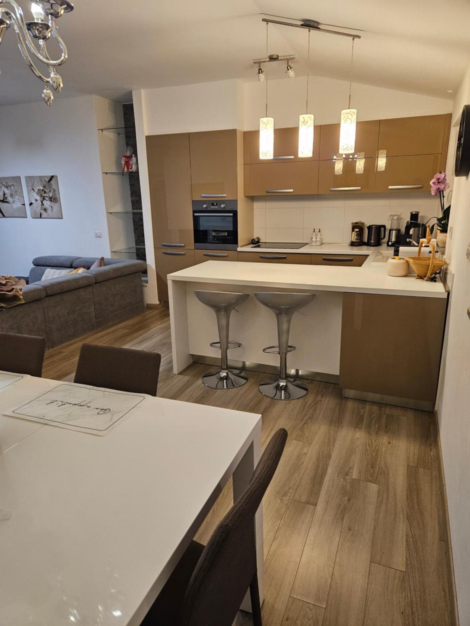 אומאג Apartment Robi מראה חיצוני תמונה